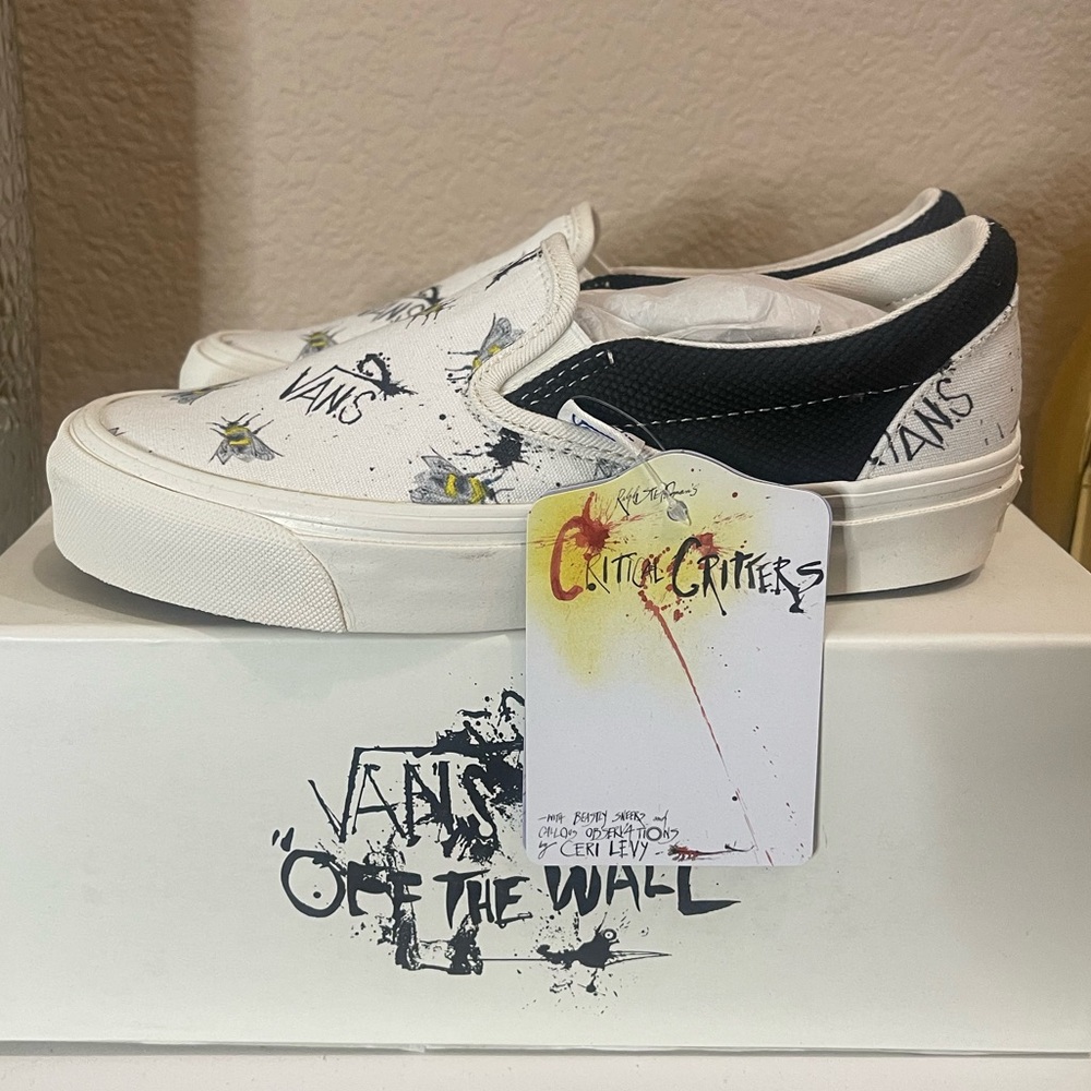 Vans Vault x Ralph Steadman Bee OG Slip-On LX Sneakers Black White VN0A3AV7VQR - Picture 2 of 11